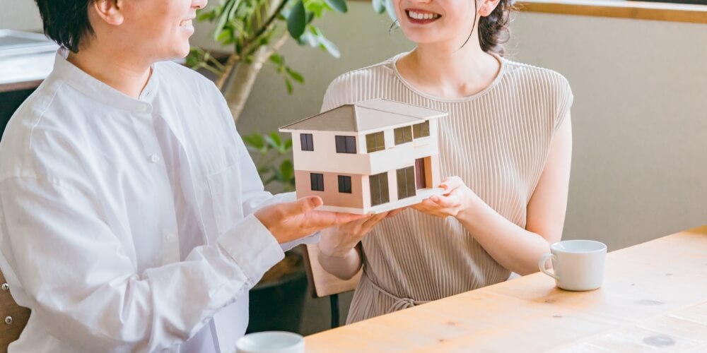 家を支える夫婦